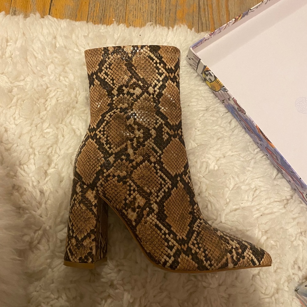 Jeffery Campbell snake skin boots!